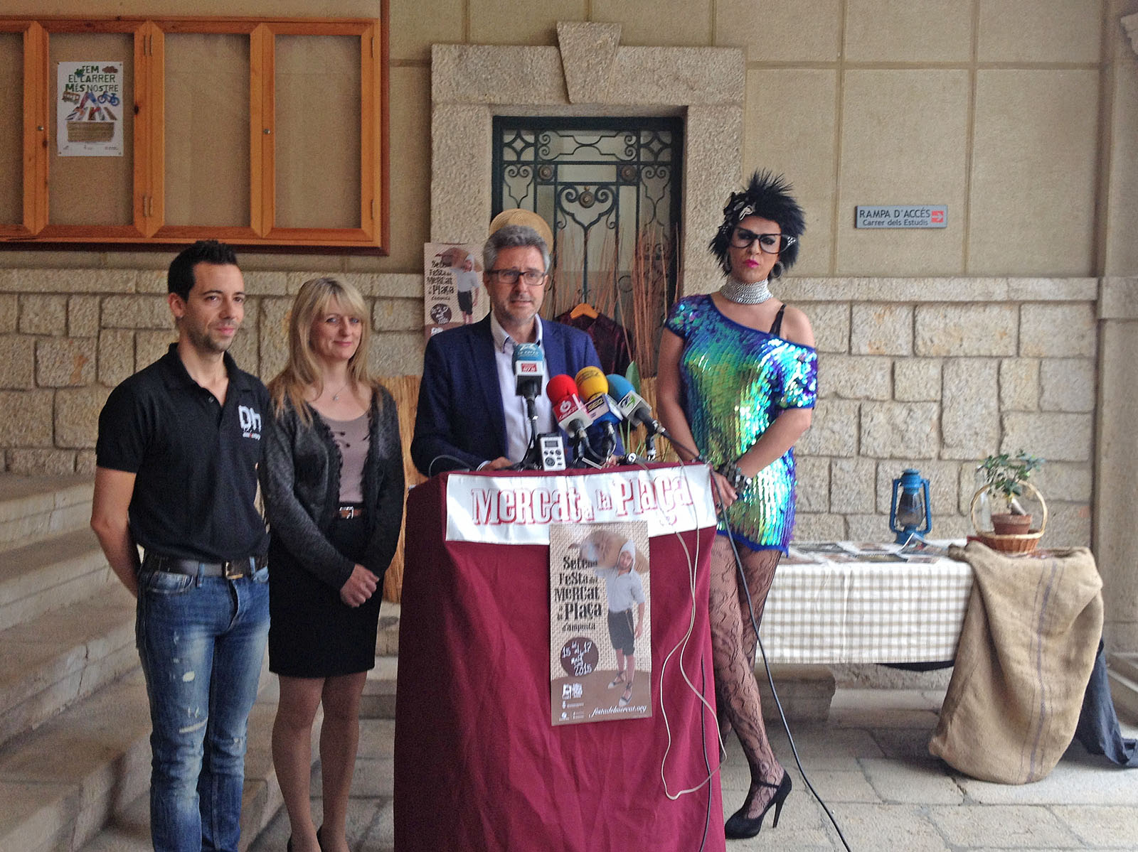 presentacio festa del mercat placa amposta 2015