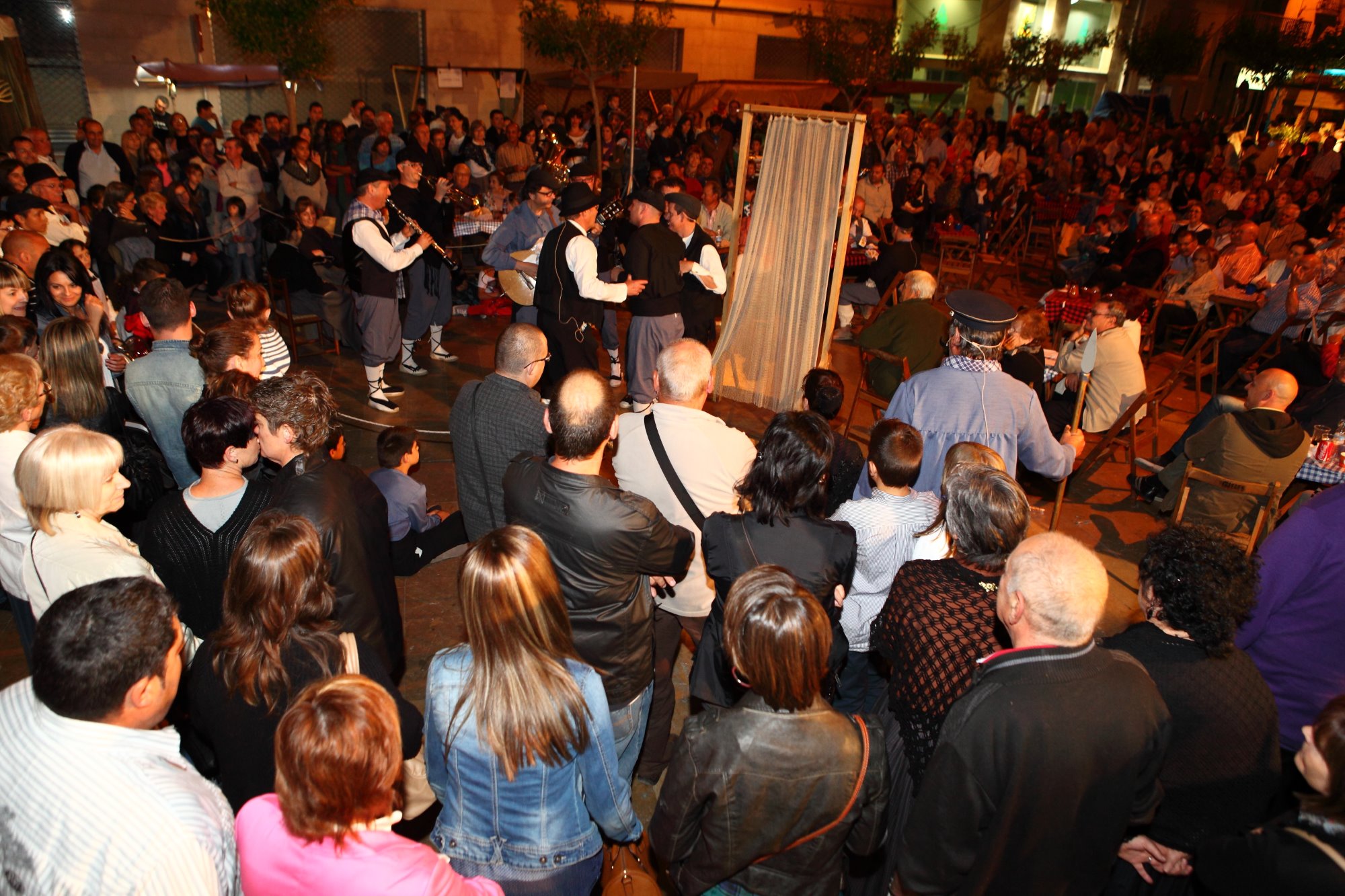 2010 escenificacio taverna festa del mercat a la placa amposta